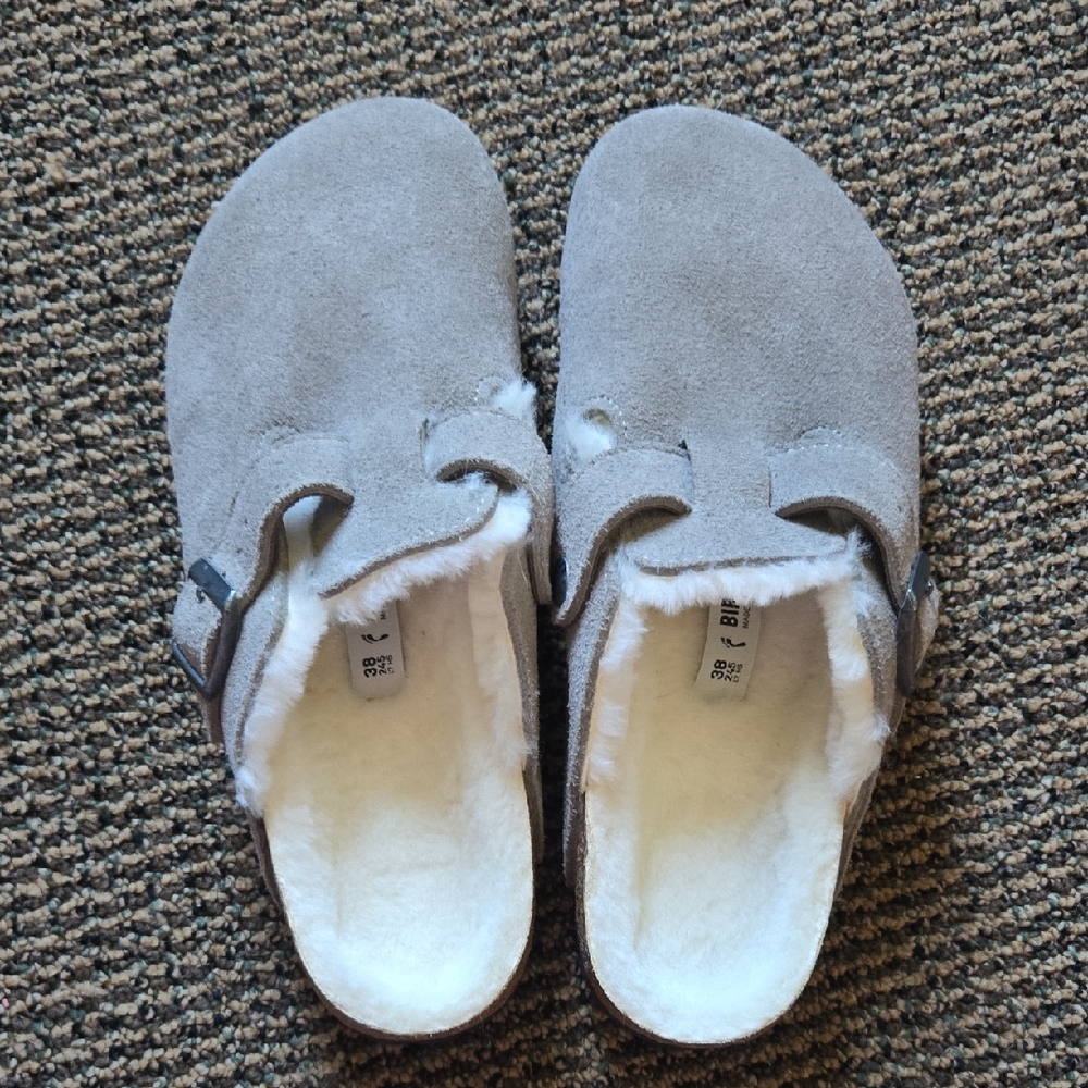 Birkenstock Cozy Gray Suede Clogs with White Sherpa Lining NWOT